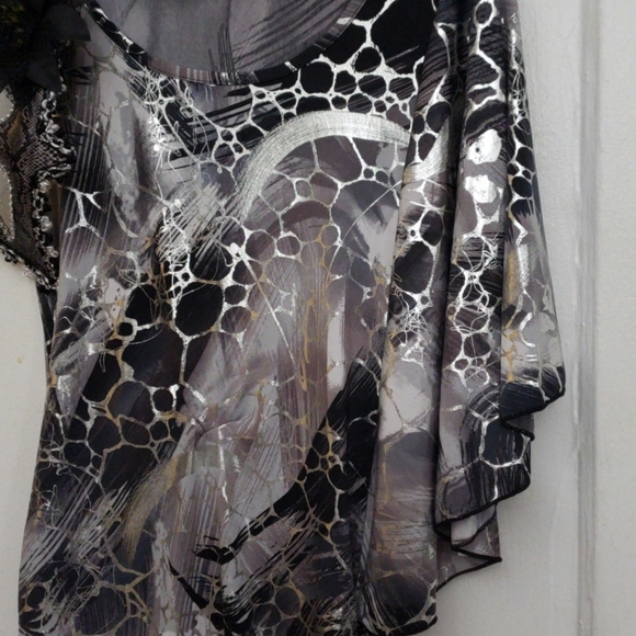 Black Silver Dress With Matching Mask - Picture 4 of 8